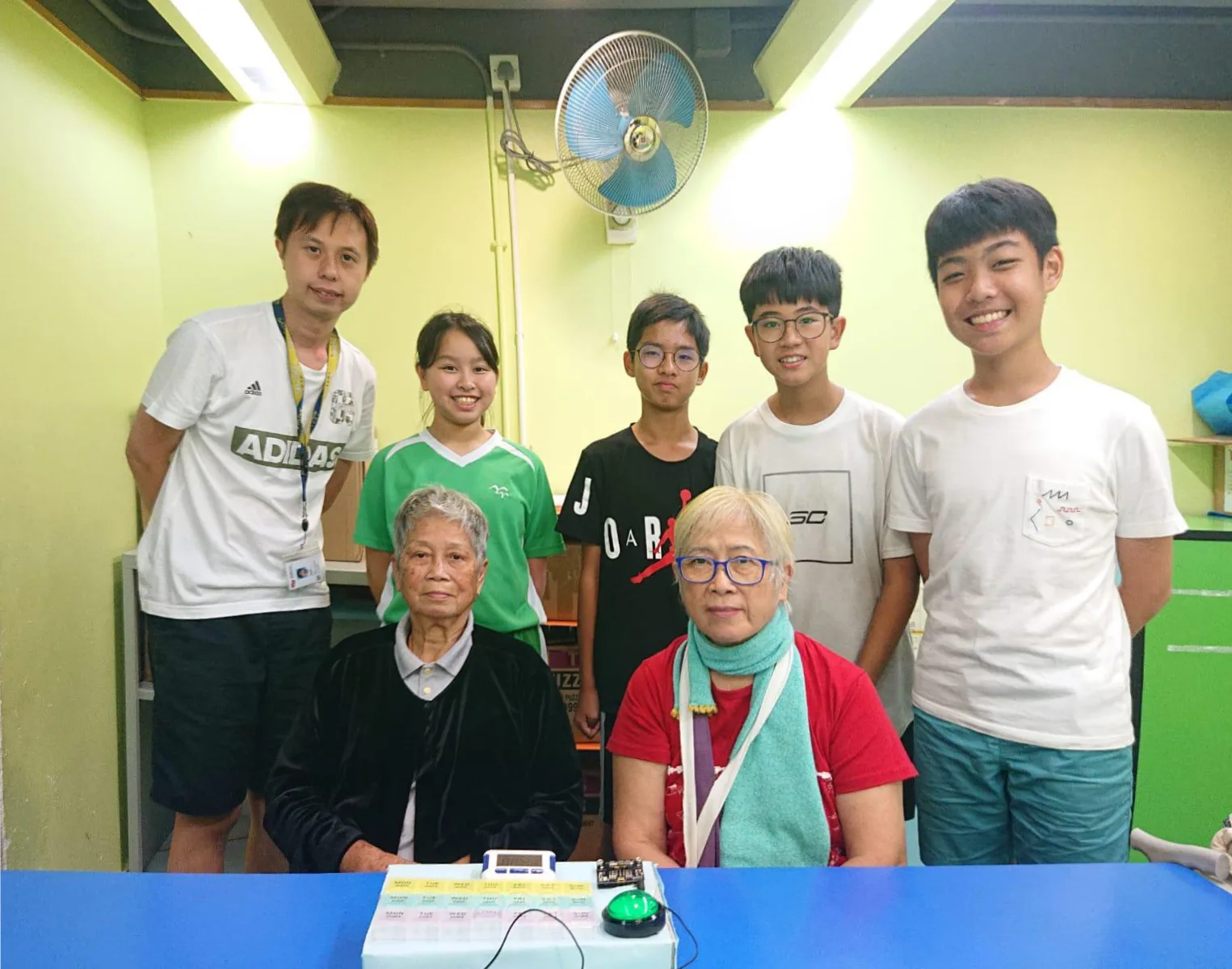 BBC micro:bit Electronic Pill-box Student Training for the Salvation Army Tuen Mun Integrated Service for Young People
