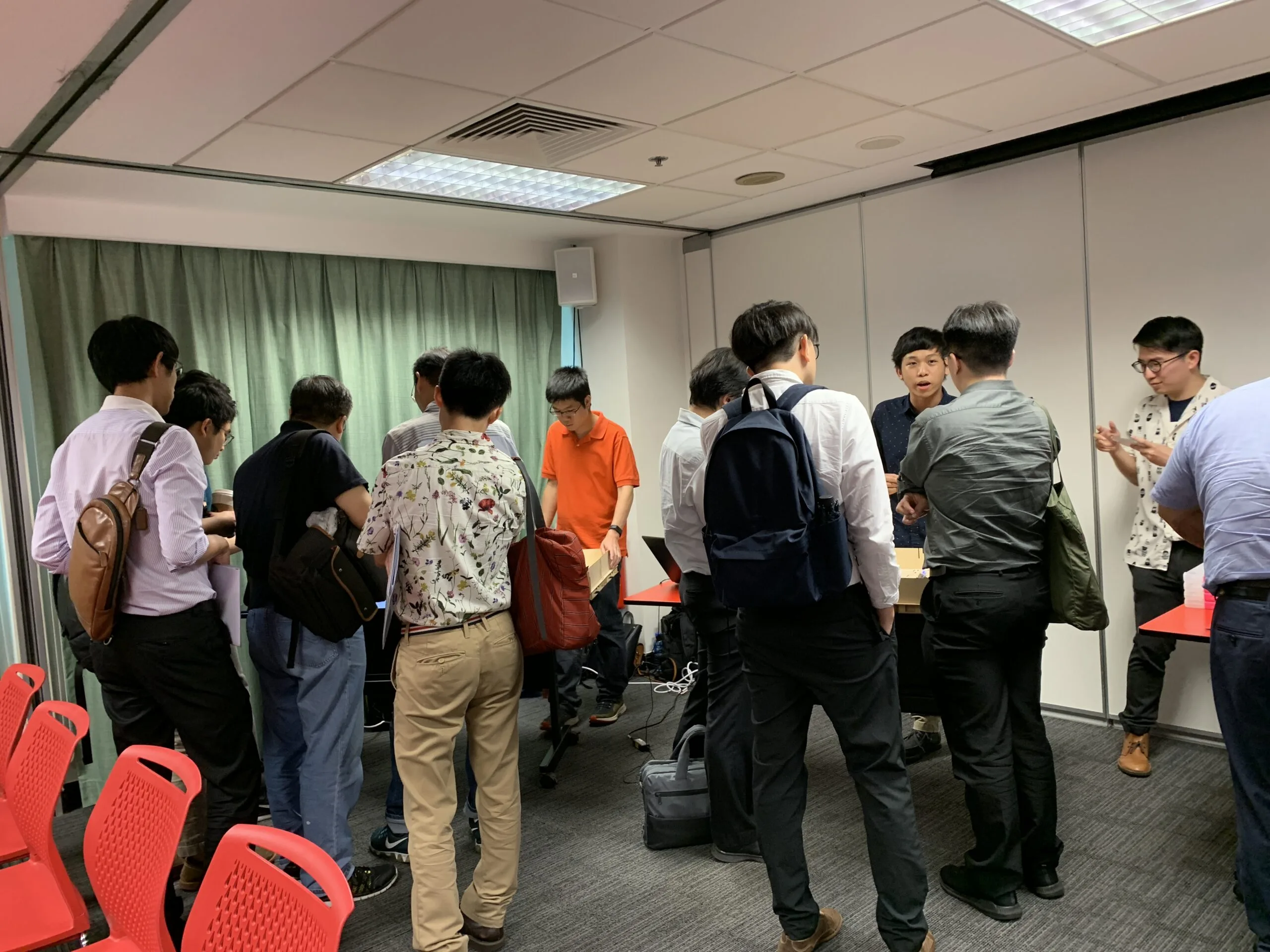 Online management system for teaching Artificial Intelligence at Innocentre 4