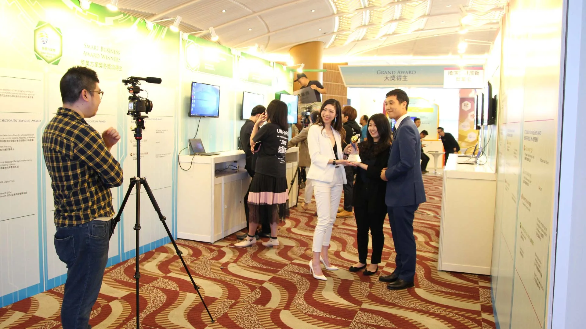 Receiving the Gold Award at The Hong Kong ICT Awards 2019 4