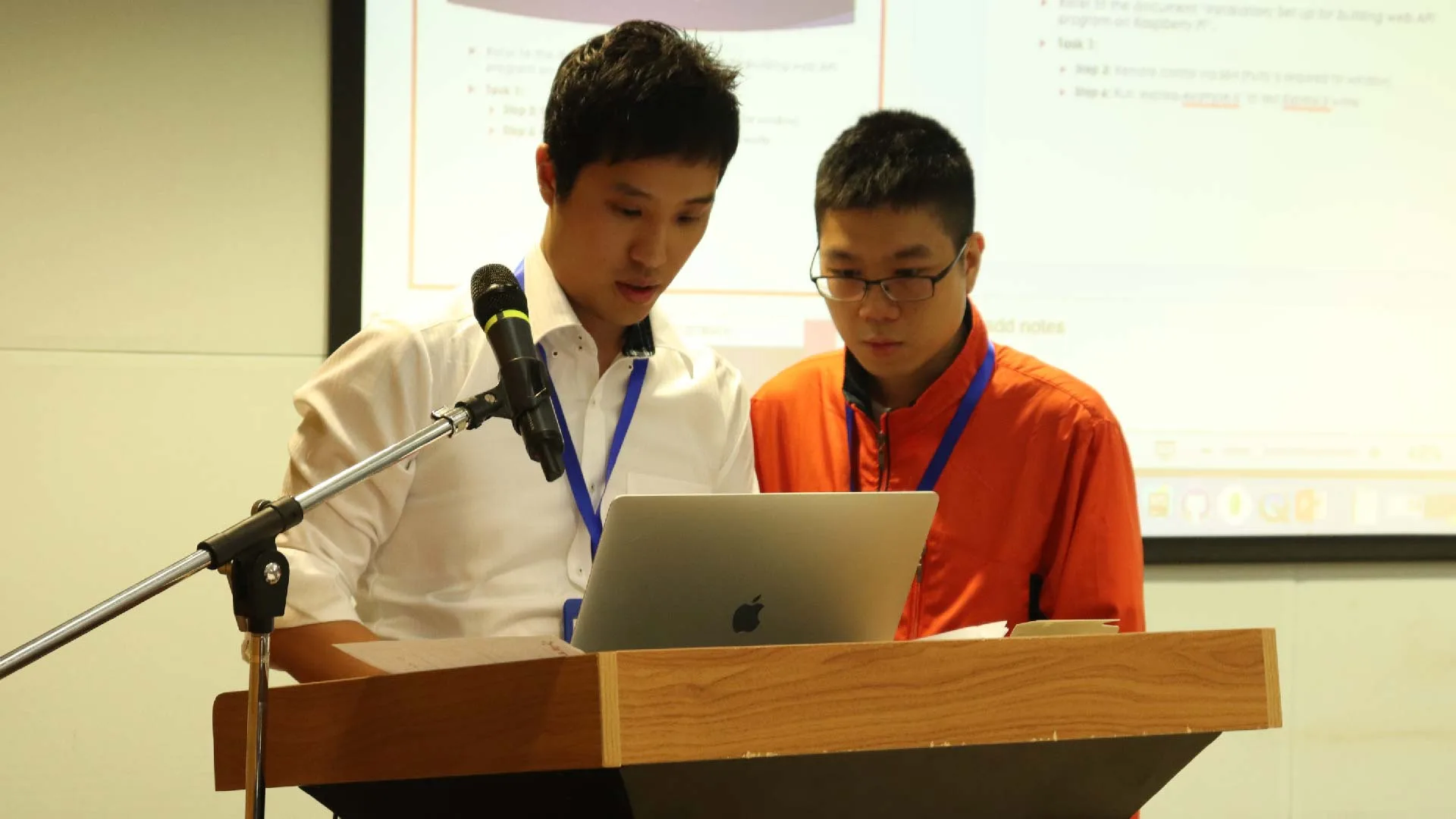 Training for corporate in Sci Tech Challenge 2018 3