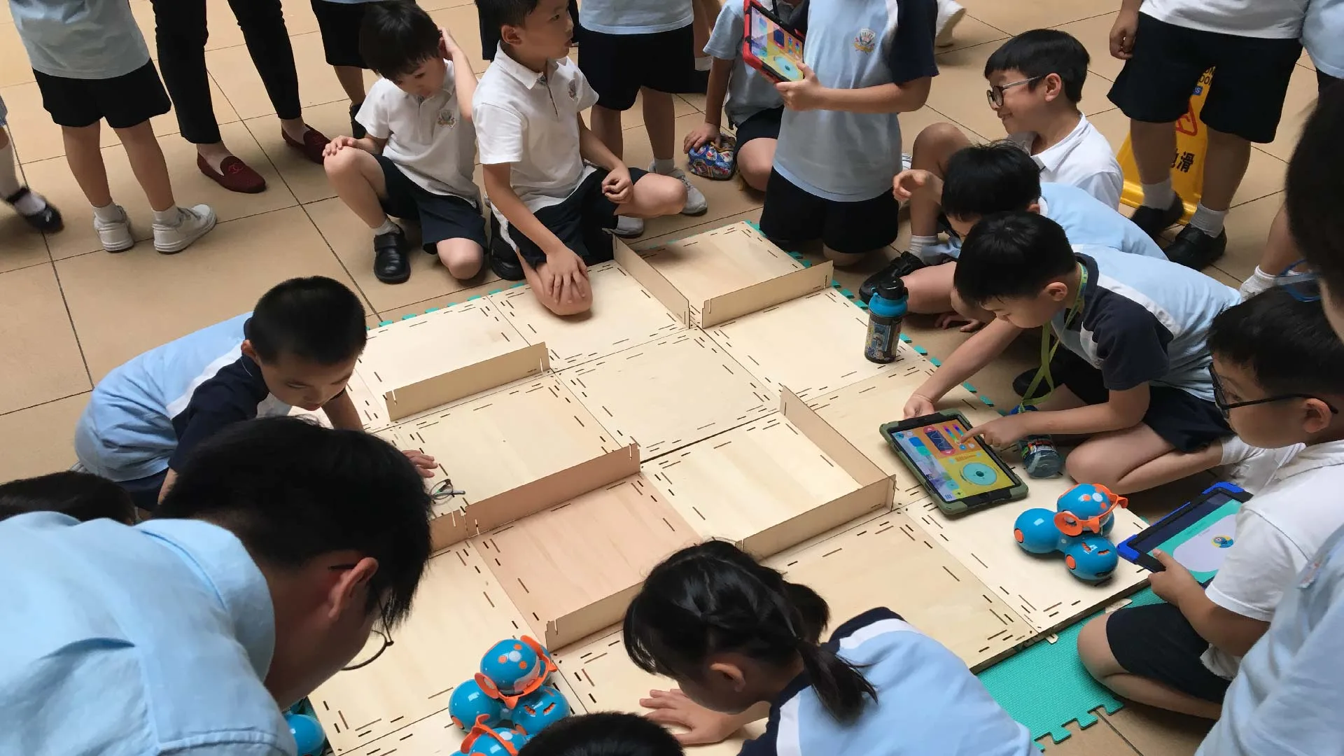 Una Board for STEM Competition at HKBUAS